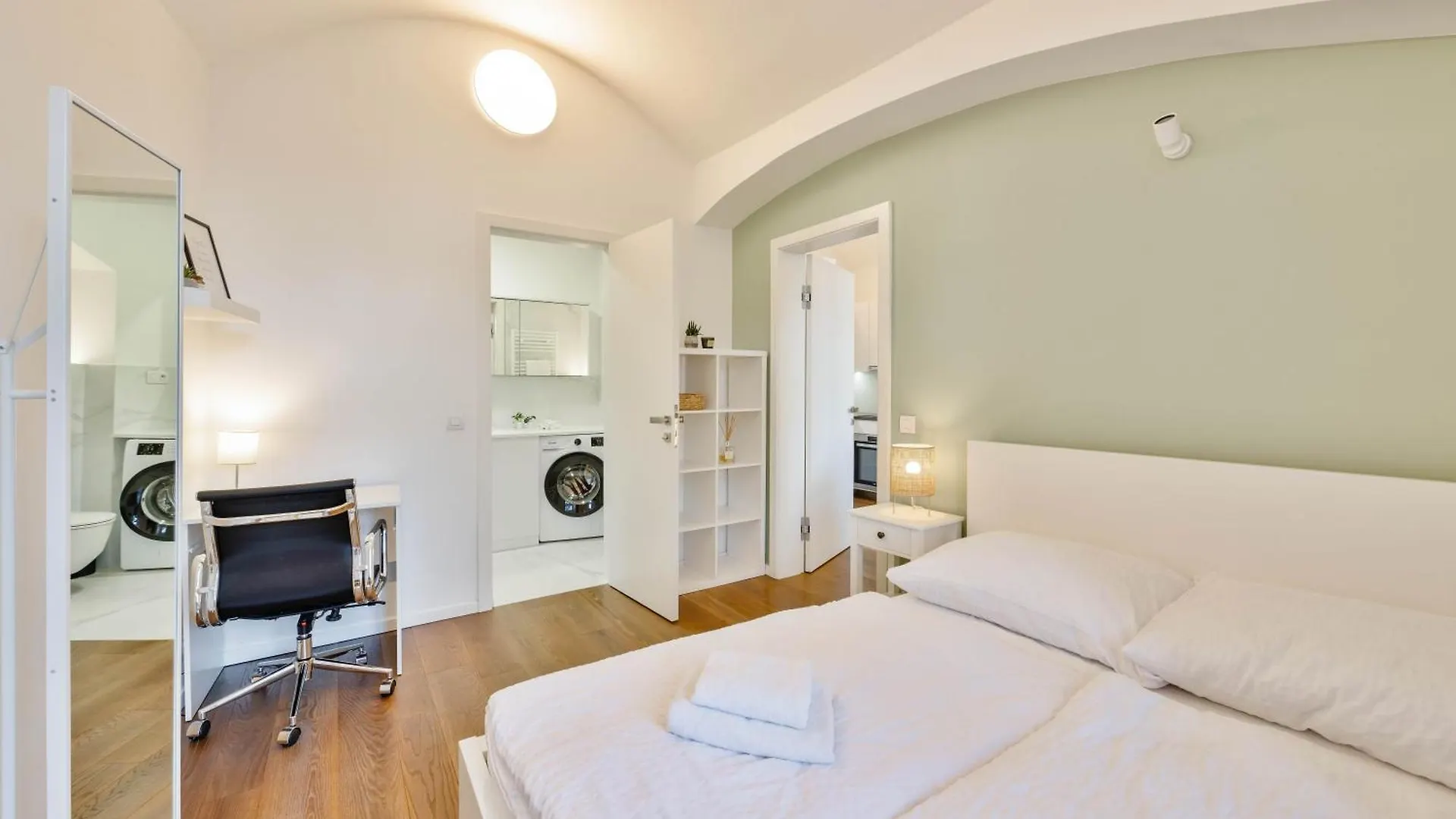 פראג Elegant Apartments With Terrace & Bike Path