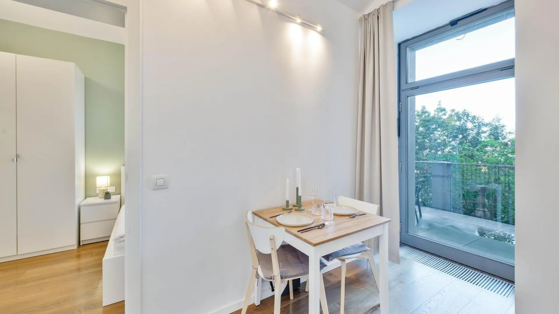 פראג Elegant Apartments With Terrace & Bike Path