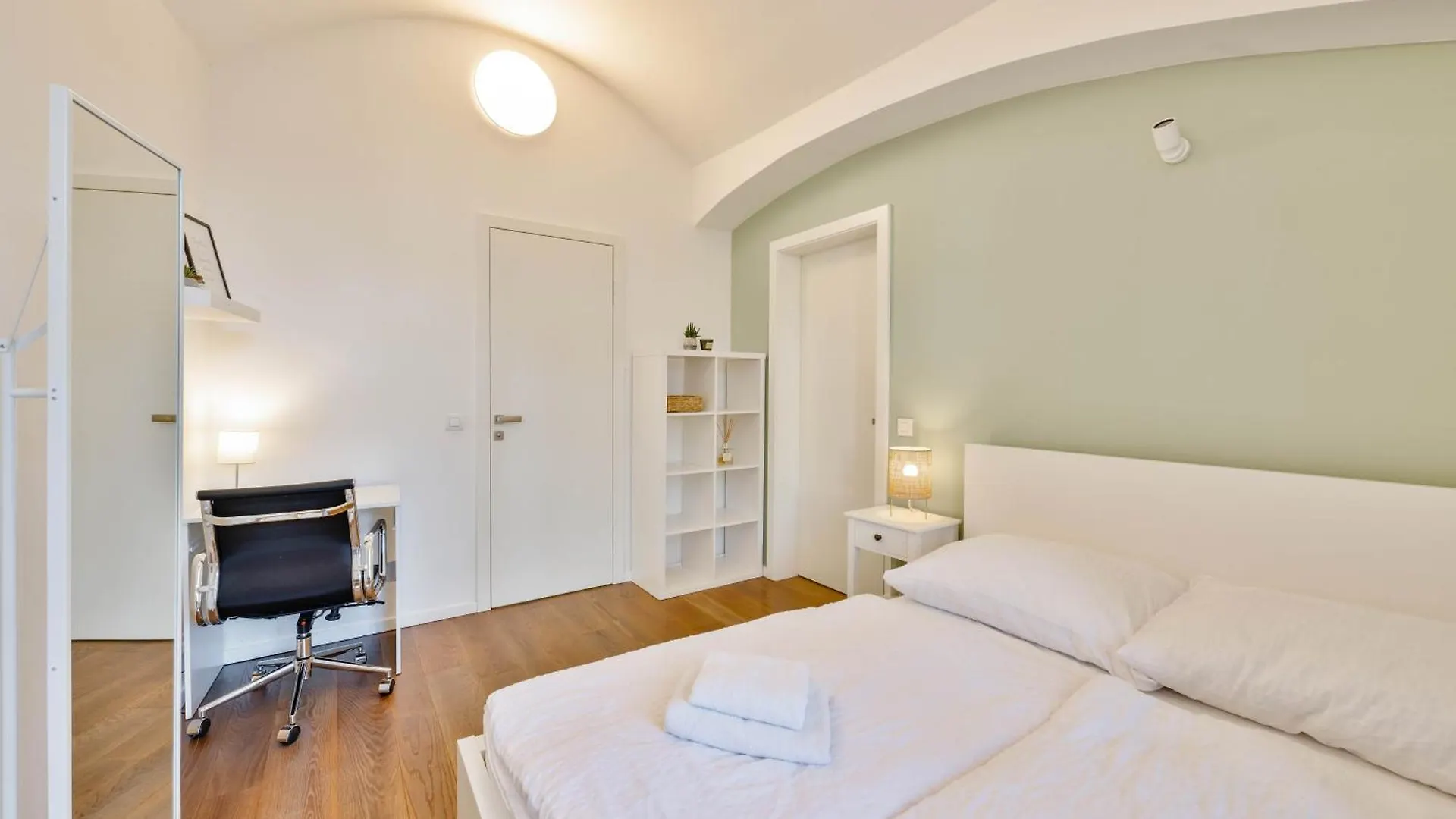 Elegant Apartments With Terrace & Bike Path 프라하