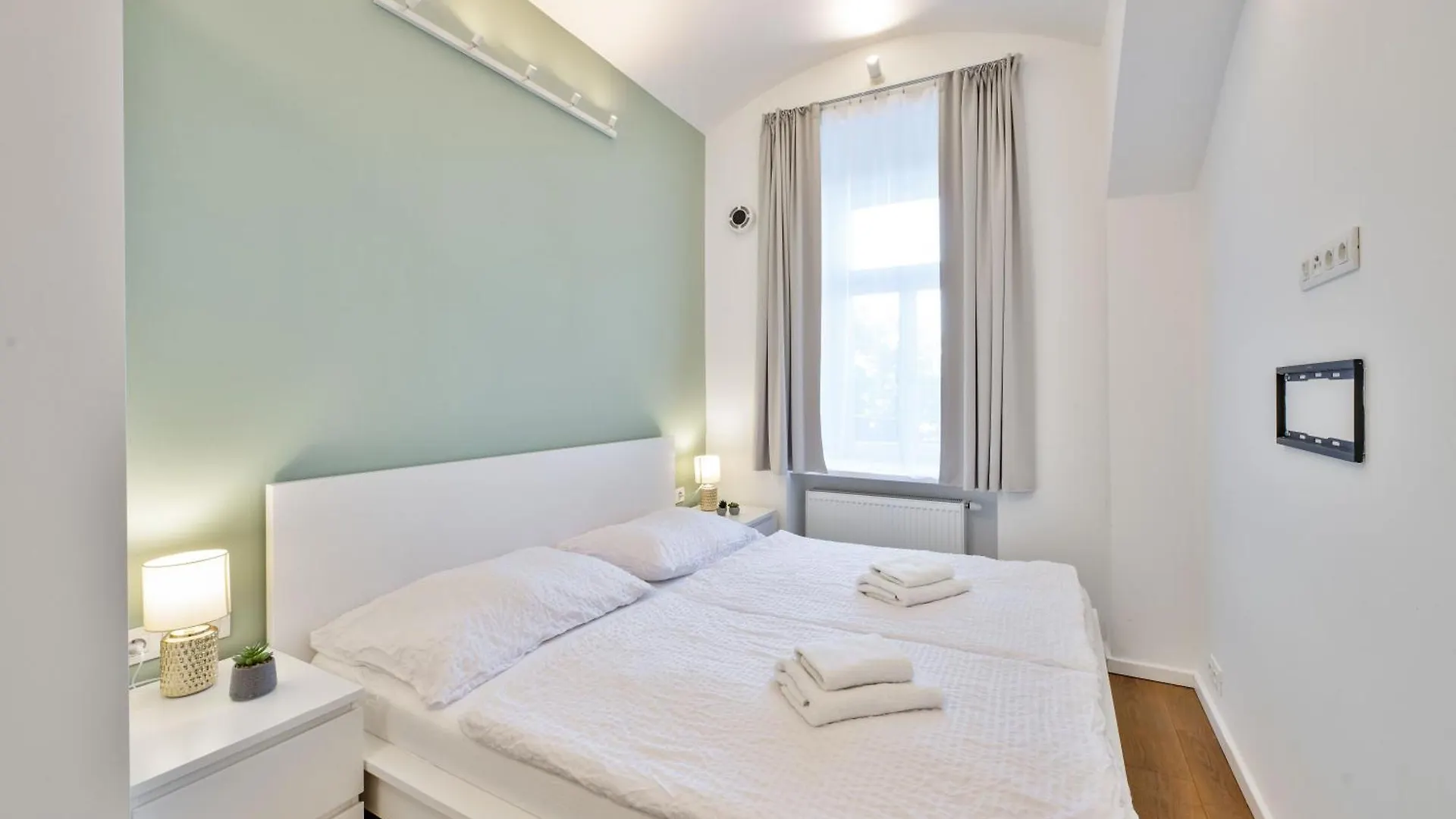 Elegant Apartments With Terrace & Bike Path 프라하