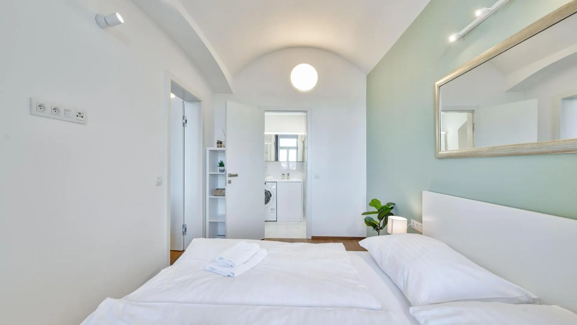 Elegant Apartments With Terrace & Bike Path 프라하 체코