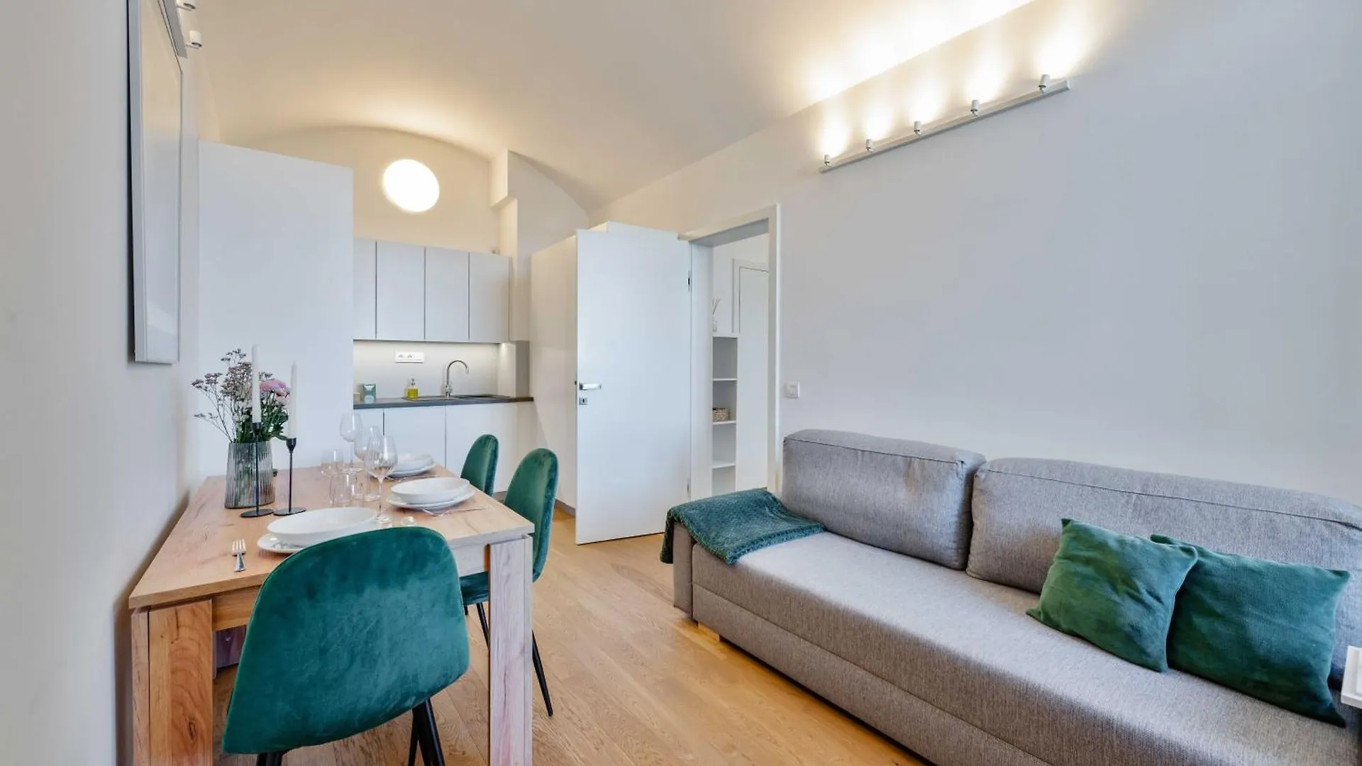 Elegant Apartments With Terrace & Bike Path 프라하 체코